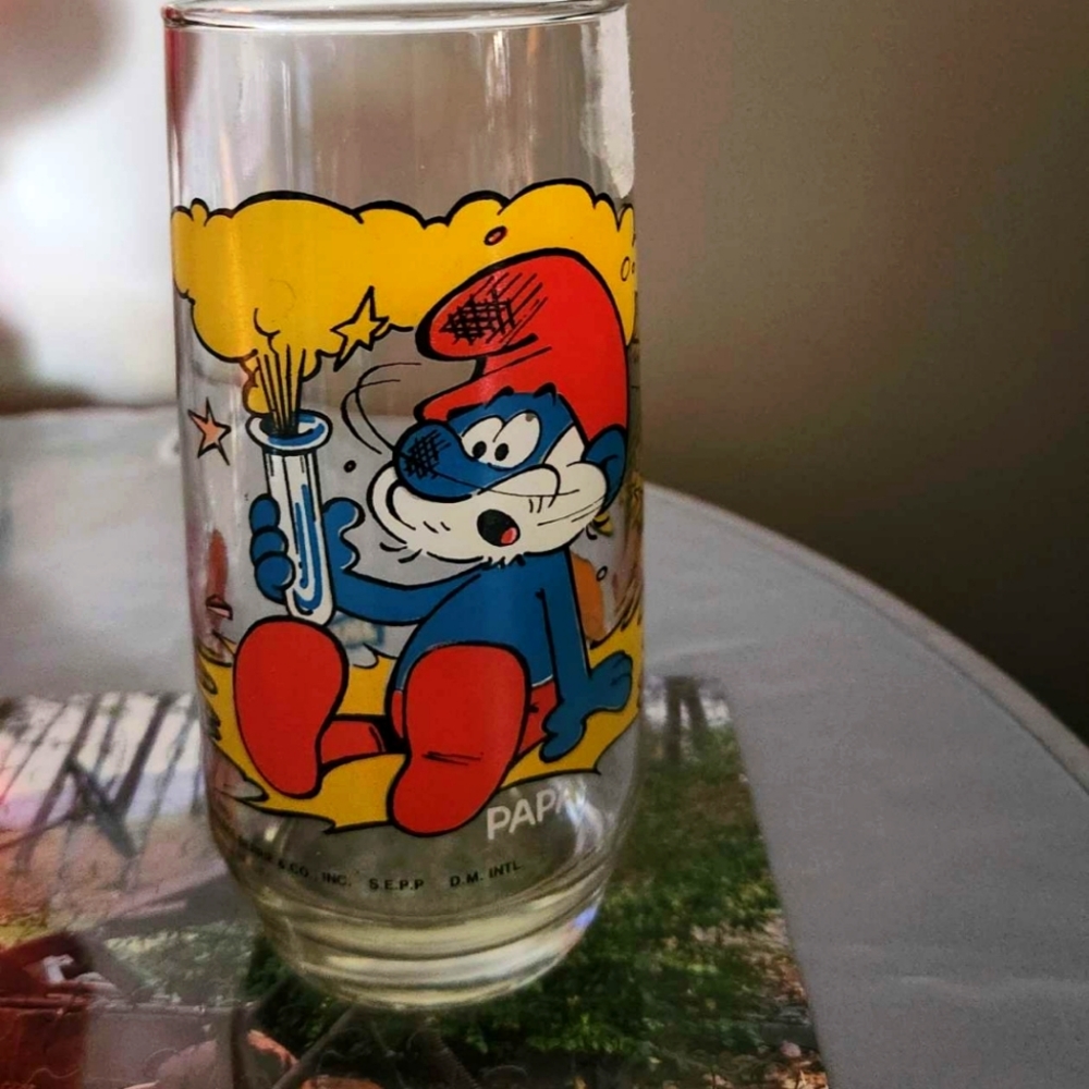 Papa Smurf glass